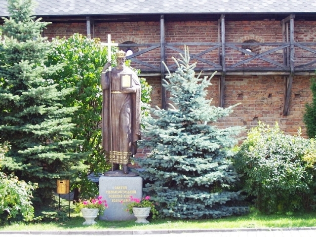 Памятник Св.Владимиру в Зимно