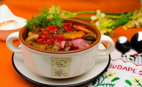 Угорський суп-гуляш