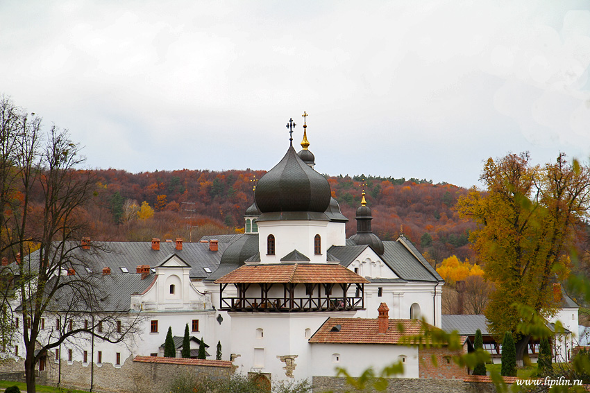 Крехівський монастир восени